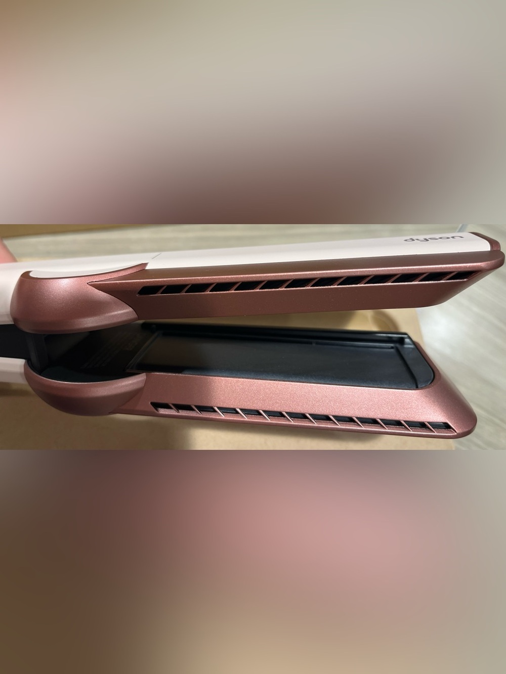 Dyson Airstrait Wet to Dry Straightener - Picture 5 of 9